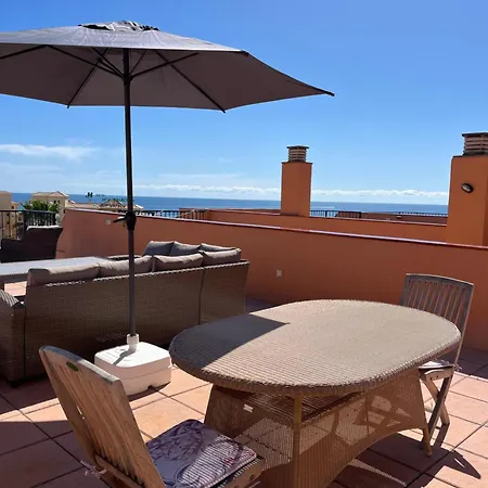 Atico Con Vistas Al Mar Y Con Piscina Frente A Castillo Sohail * Fuengirola