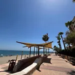 Atico Con Vistas Al Mar Y Con Piscina Frente A Castillo Sohail Apartament