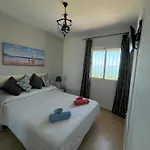 Atico Con Vistas Al Mar Y Con Piscina Frente A Castillo Sohail Apartament Fuengirola