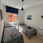 Atico Con Vistas Al Mar Y Con Piscina Frente A Castillo Sohail Apartament Fuengirola