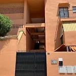 Atico Con Vistas Al Mar Y Con Piscina Frente A Castillo Sohail Fuengirola