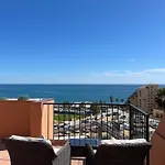 Atico Con Vistas Al Mar Y Con Piscina Frente A Castillo Sohail Apartament
