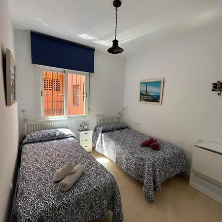 Atico Con Vistas Al Mar Y Con Piscina Frente A Castillo Sohail Appartement Fuengirola