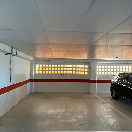 Atico Con Vistas Al Mar Y Con Piscina Frente A Castillo Sohail Fuengirola