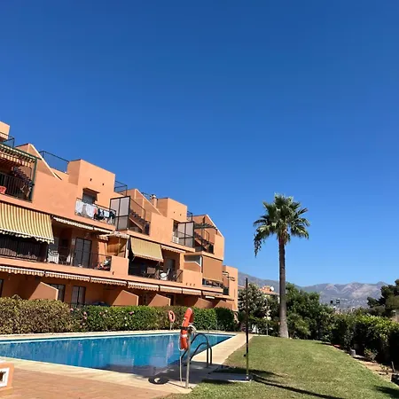 ático Con Vistas Al Mar Y Con Piscina Frente A Castillo Sohail * Fuengirola