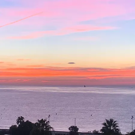 Atico Con Vistas Al Mar Y Con Piscina Frente A Castillo Sohail Appartement *