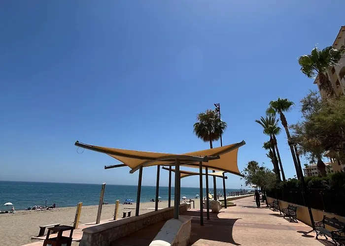 Atico Con Vistas Al Mar Y Con Piscina Frente A Castillo Sohail アパート