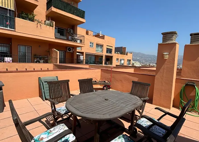 Atico Con Vistas Al Mar Y Con Piscina Frente A Castillo Sohail * フエンヒロラ