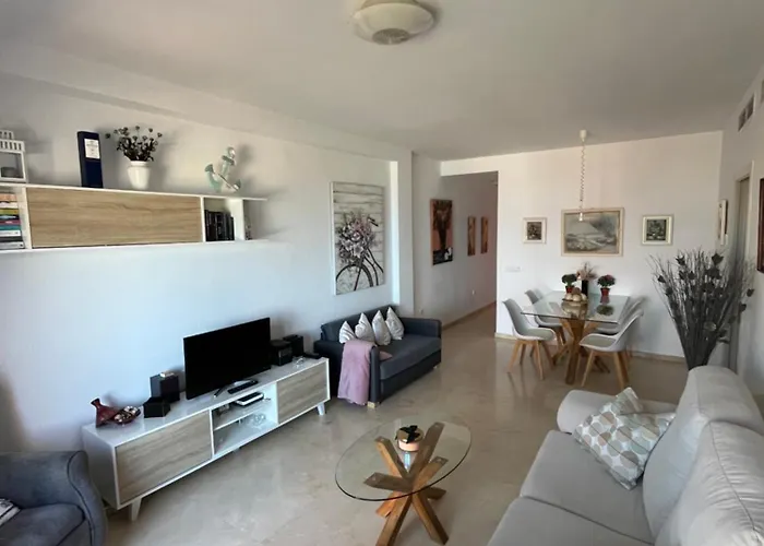 Atico Con Vistas Al Mar Y Con Piscina Frente A Castillo Sohail