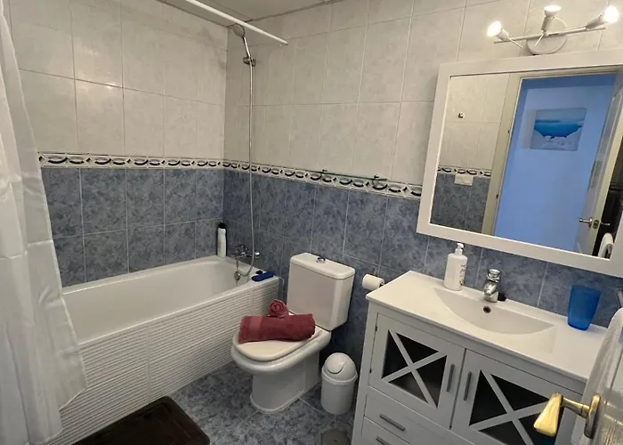 Apartamento ático Con Vistas Al Mar Y Con Piscina Frente A Castillo Sohail