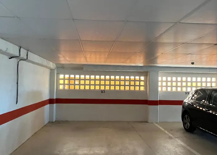 Atico Con Vistas Al Mar Y Con Piscina Frente A Castillo Sohail Fuengirola