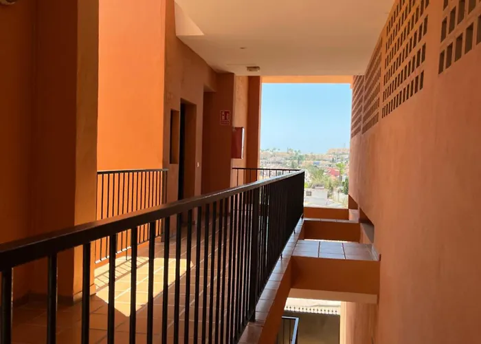 ático Con Vistas Al Mar Y Con Piscina Frente A Castillo Sohail *