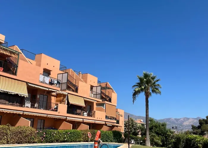 Atico Con Vistas Al Mar Y Con Piscina Frente A Castillo Sohail * フエンヒロラ