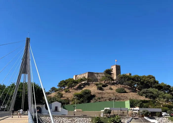 Atico Con Vistas Al Mar Y Con Piscina Frente A Castillo Sohail