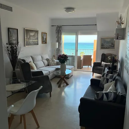 Atico Con Vistas Al Mar Y Con Piscina Frente A Castillo Sohail Apartment *