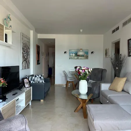 Apartment Atico Con Vistas Al Mar Y Con Piscina Frente A Castillo Sohail Fuengirola