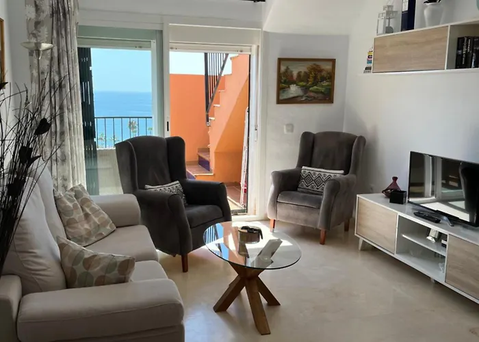 Atico Con Vistas Al Mar Y Con Piscina Frente A Castillo Sohail *