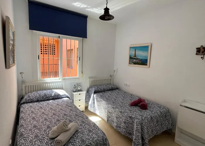 Atico Con Vistas Al Mar Y Con Piscina Frente A Castillo Sohail Apartment Fuengirola