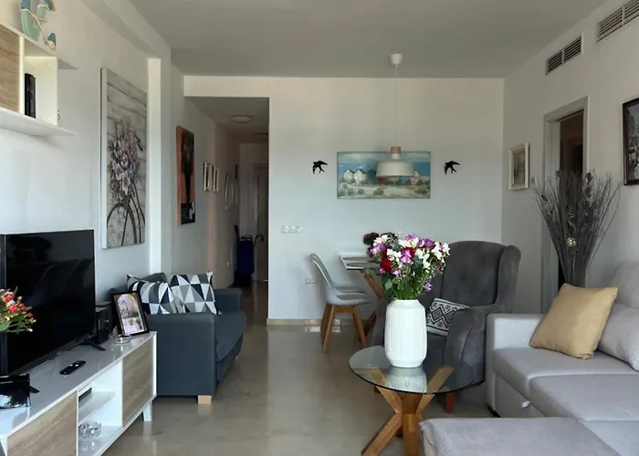 Apartment Atico Con Vistas Al Mar Y Con Piscina Frente A Castillo Sohail Fuengirola