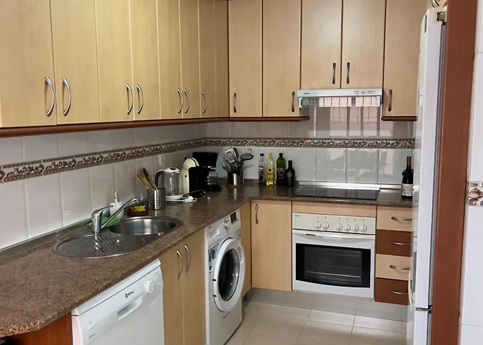 Atico Con Vistas Al Mar Y Con Piscina Frente A Castillo Sohail Apartment *